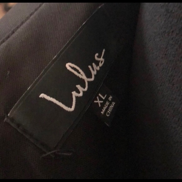 Lulu's Black Body Con 🖤 Dress with Bow - Picture 4 of 4